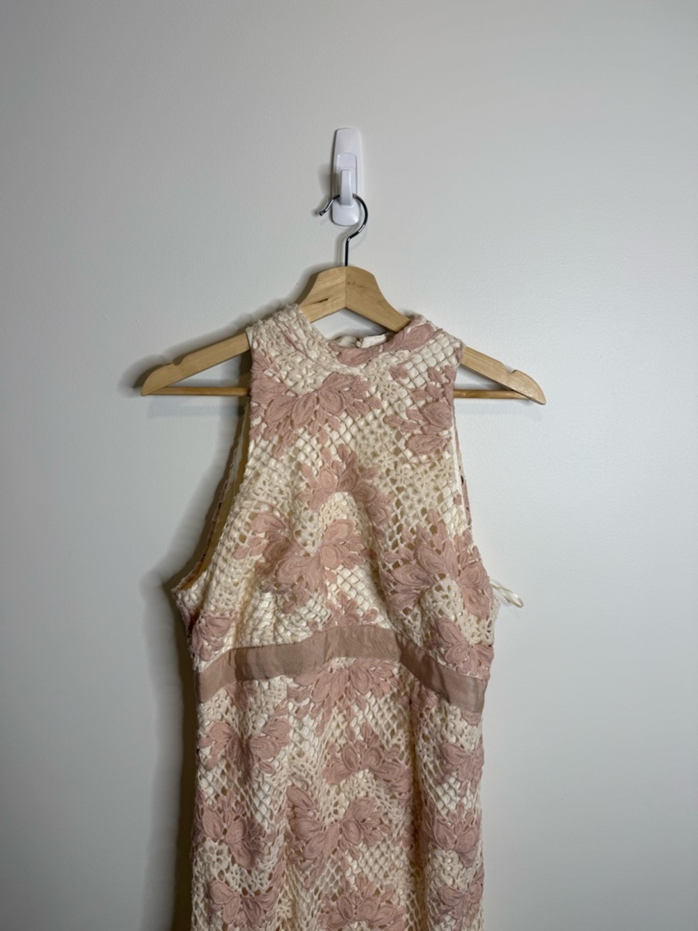 KEEPSAKE the Label Blush Pink Cream Crochet Midi Dress no air lace size 8 NWT - Picture 3 of 10